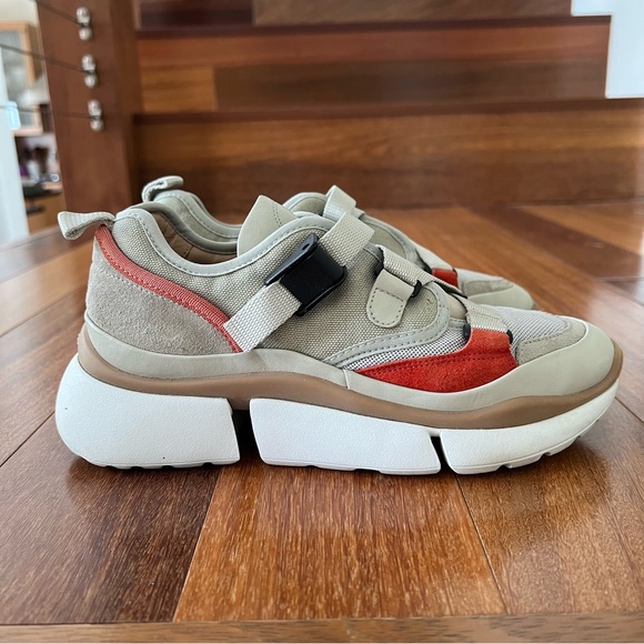 Chloe Stylish Multicolor Sneakers - Picture 3 of 8